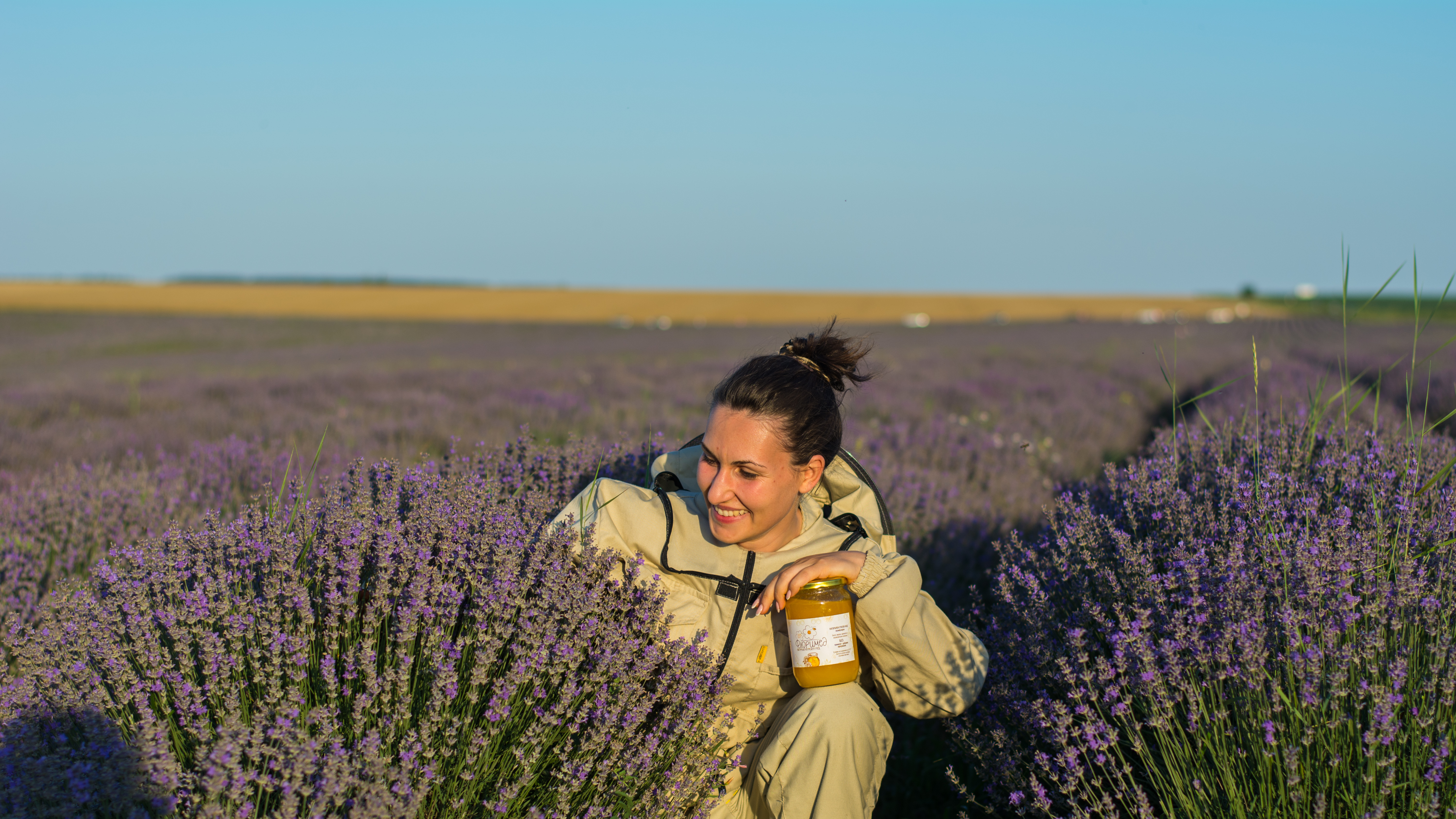 Да възродим връзката между човека и природата чрез апитерапия и чисти пчелни дарове, като гарантираме безкомпромисно качество от кошера до трапезата.