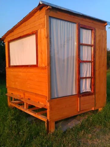 Пчелна къща с. Обнова